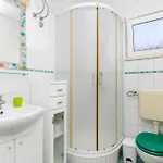 Razanj 12733b شقة