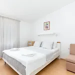 شقة Razanj 12733b *