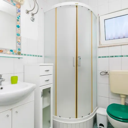 Razanj 12733b Lejlighed